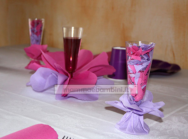 Decorare la tavola con colori lilla e ortensia