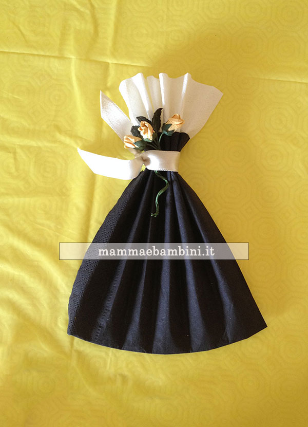 composizione tovaglioli vestito donna tutorial 6