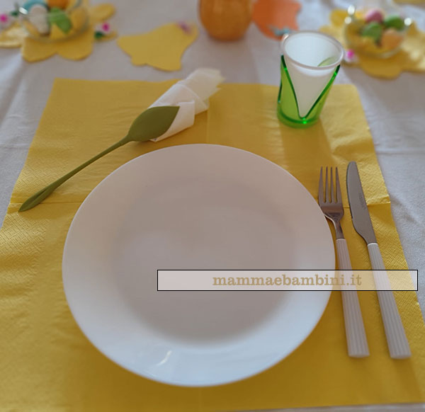 Tavola colorata Pasqua 1