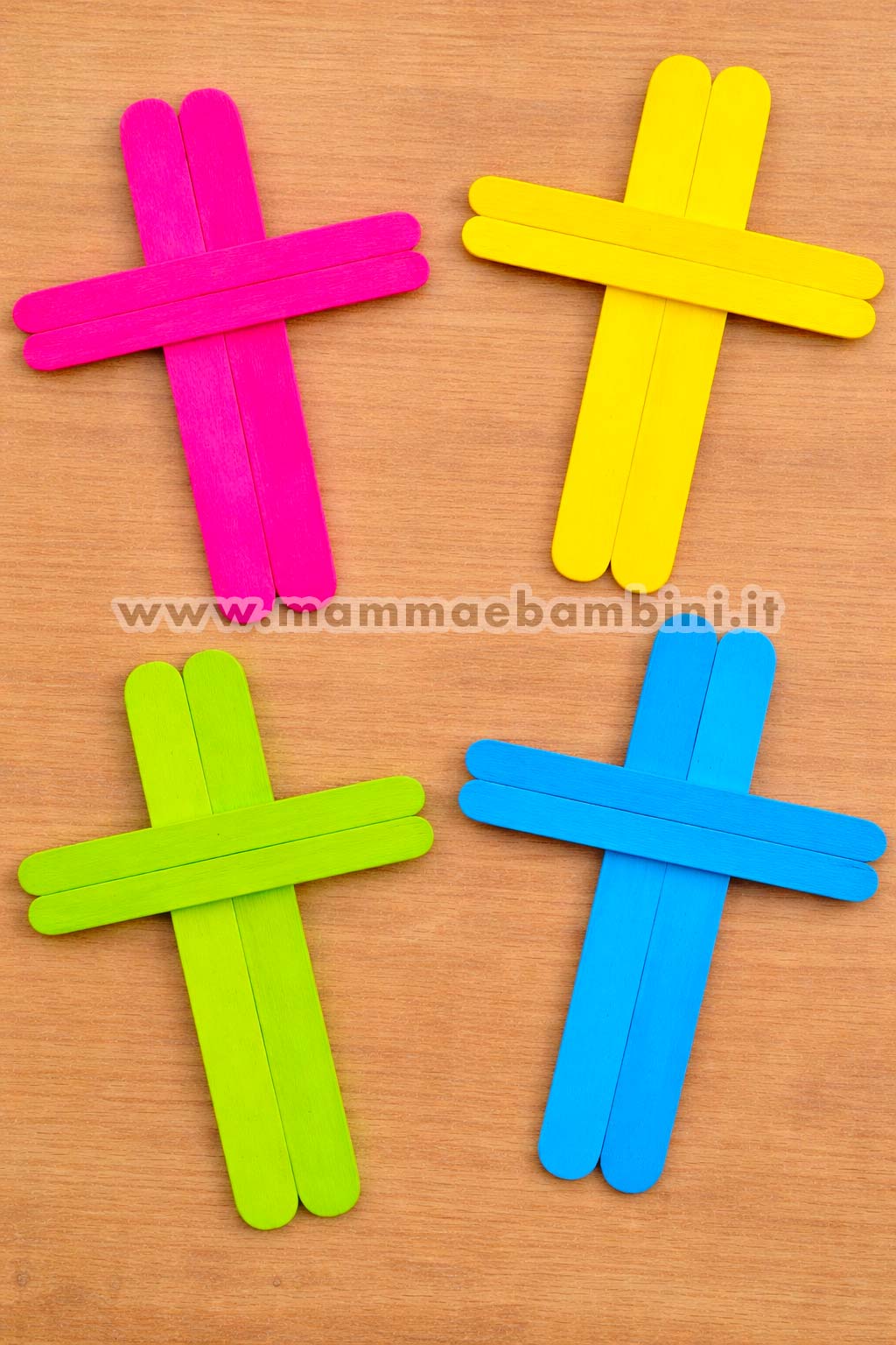 croci colorate bastoncini legno